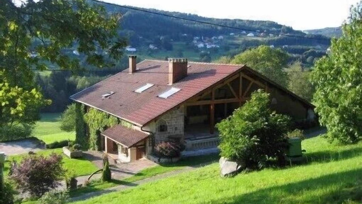 Le Tholy Cottage | Traditional renovated farm (1779), carefully decorated