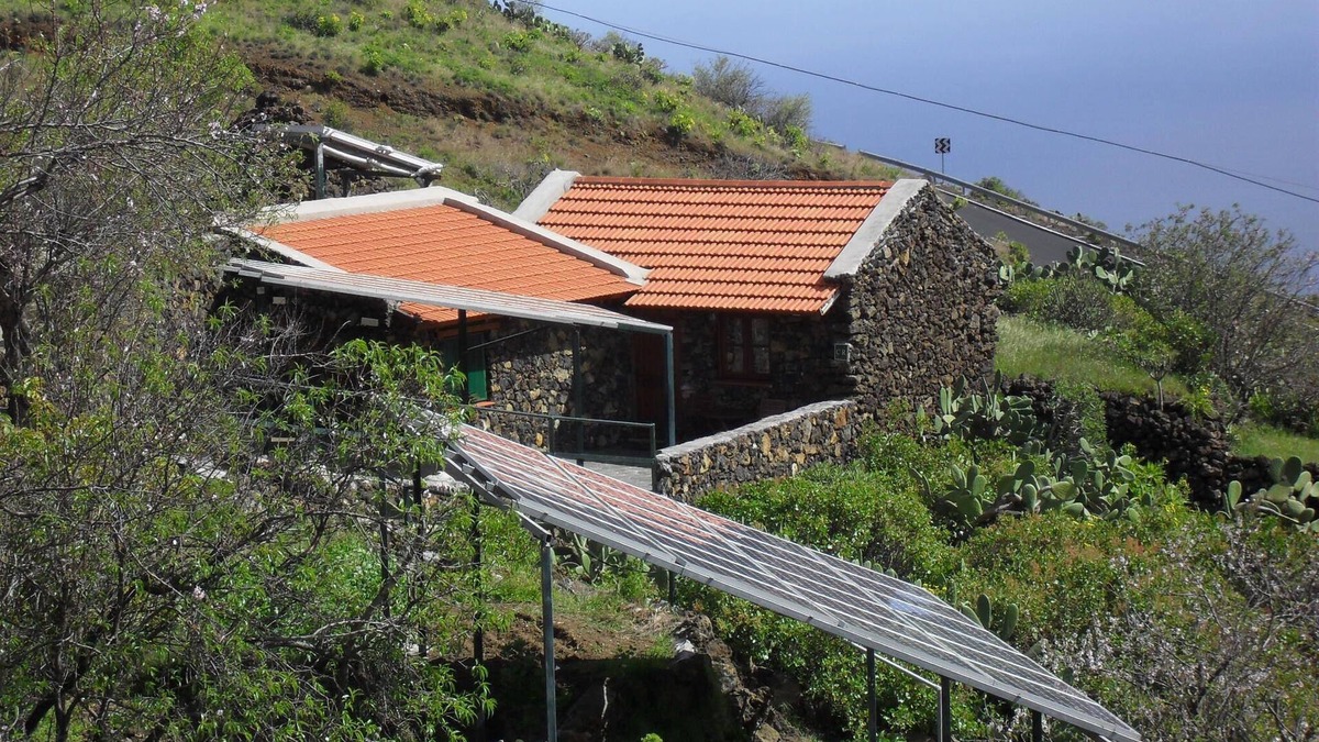 Taibique House | Traditional rural house, tranquility, landscape, renewable energy and WIFI