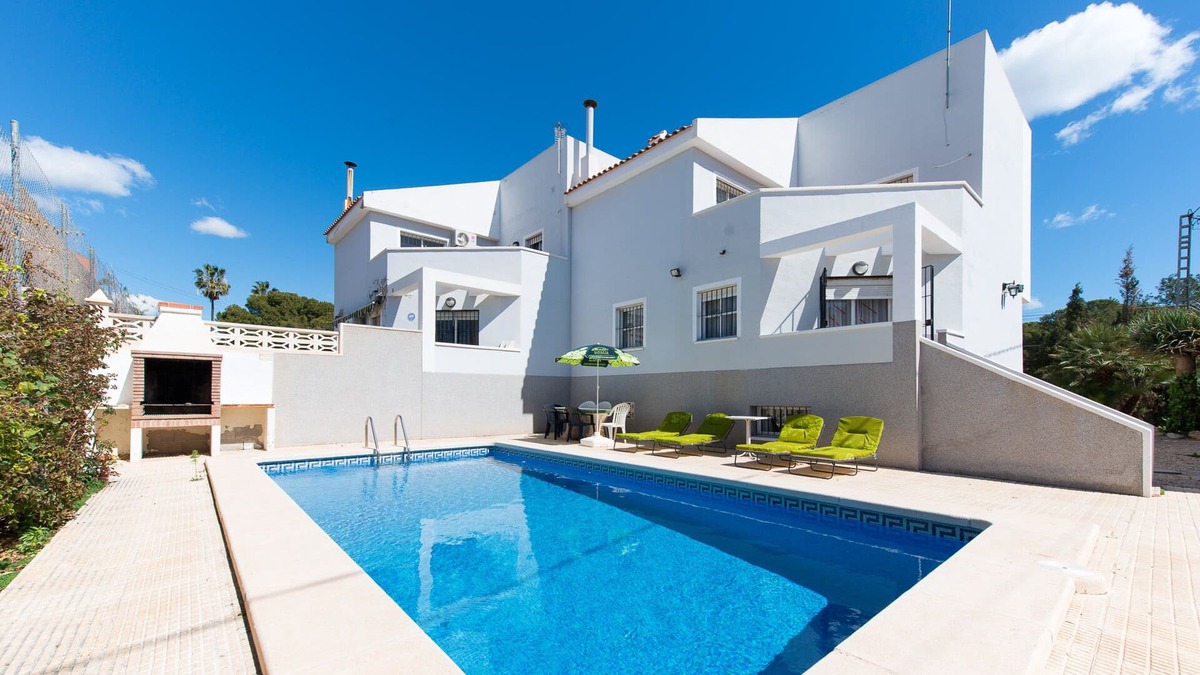 San Juan de Alicante Villa | Traditional spanish property, 5 min by car from the beach and near the shops