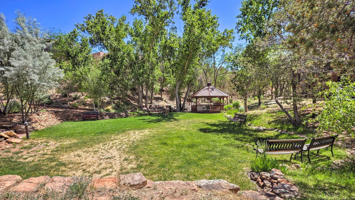 Santa Fe Apartment | Traditional-style Adobe Casita - Walk to Dtwn