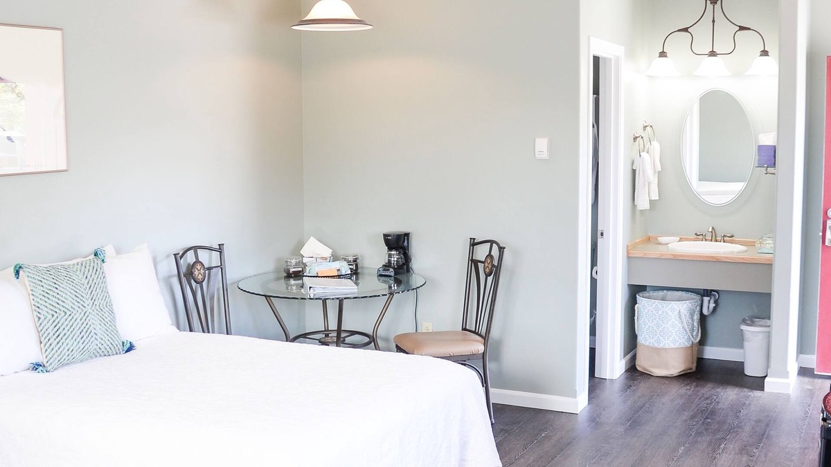 Seward Cabin | Trailhead Lodging