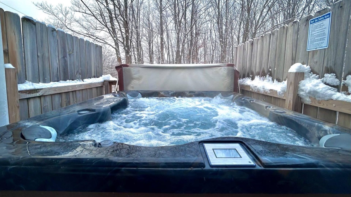 Wakefield House | Trailside #1 Winter Fun Retreat~ Ski, Snowboard, Snowmobile, HotTub, Hiking