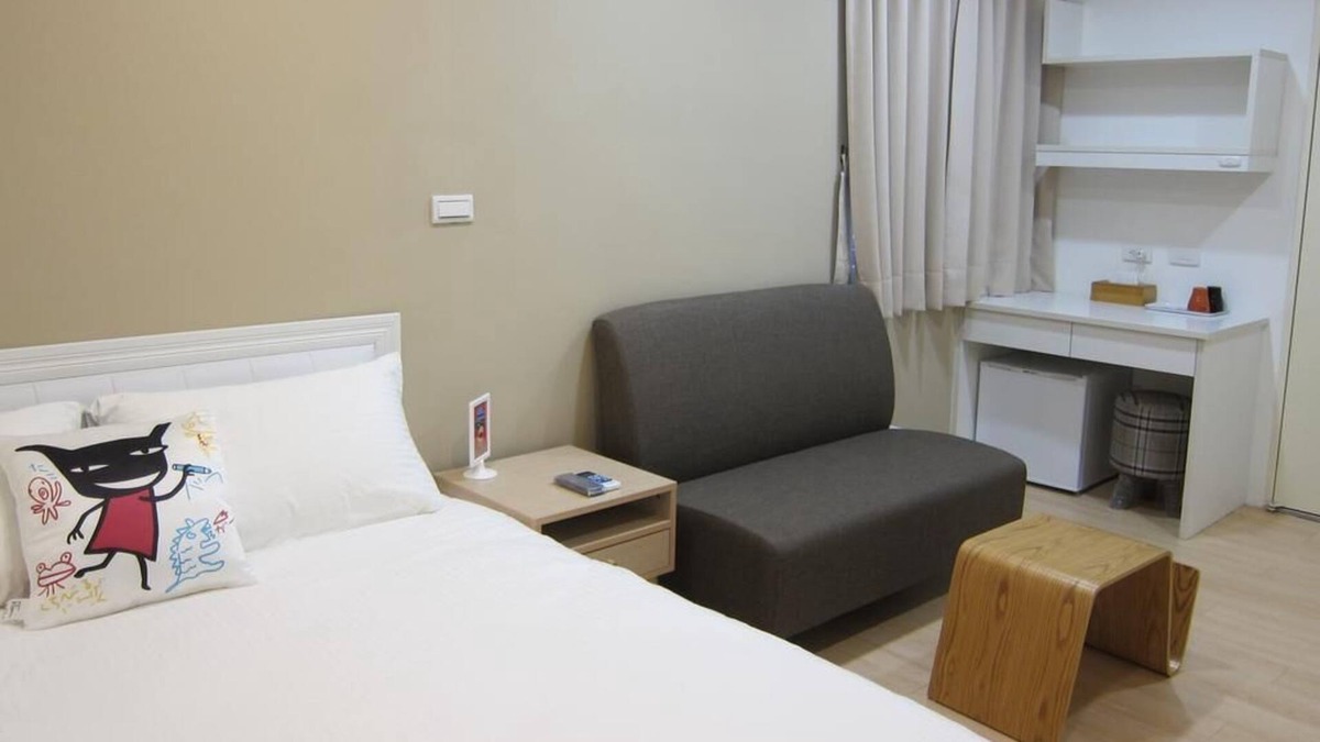 Tamsui House | Train station B&B