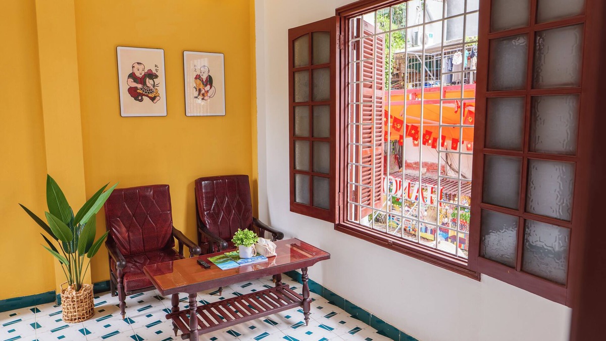 Hoan Kiem House | Train Street View- Hanoi Old Quarter- Tranquil Nest with King-sized bed