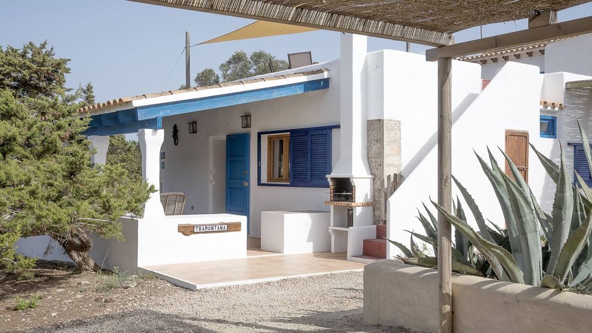 Formentera Cottage | Tramontana house 4 pax. 2 bedrooms + 2 bathrooms. Terrace with sea views.