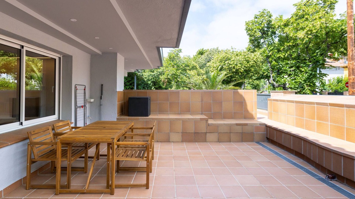Vilassar de Mar Apartment | Tramuntana - Aparthotel with Swimming Pool