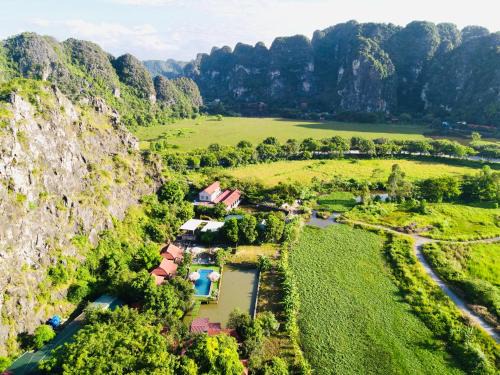 Hoa Lu Bed & Breakfast | Trang An Lotus Lake Homestay