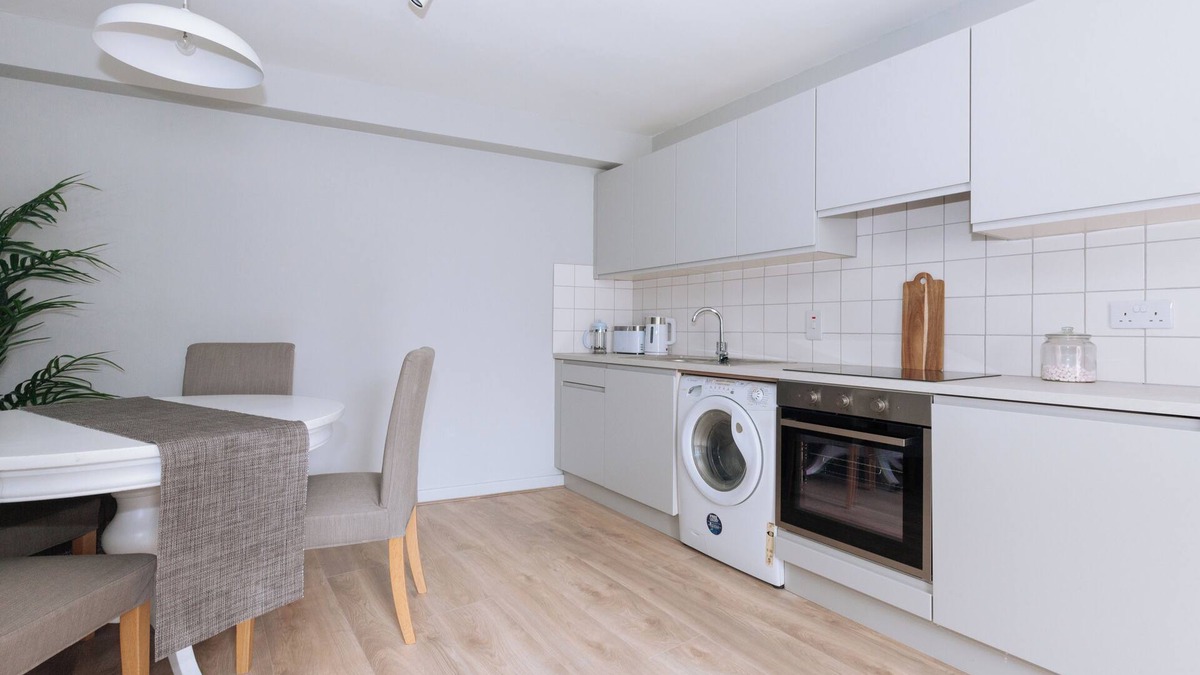 The Liberties Apartment | Tranquil 1BD Flat in Portobello
