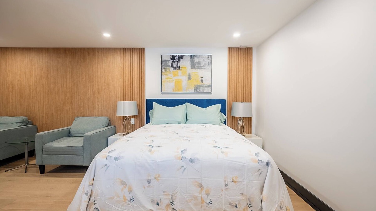 Lakeview House | Tranquil 2-bedroom basement with in charming Mississauga
