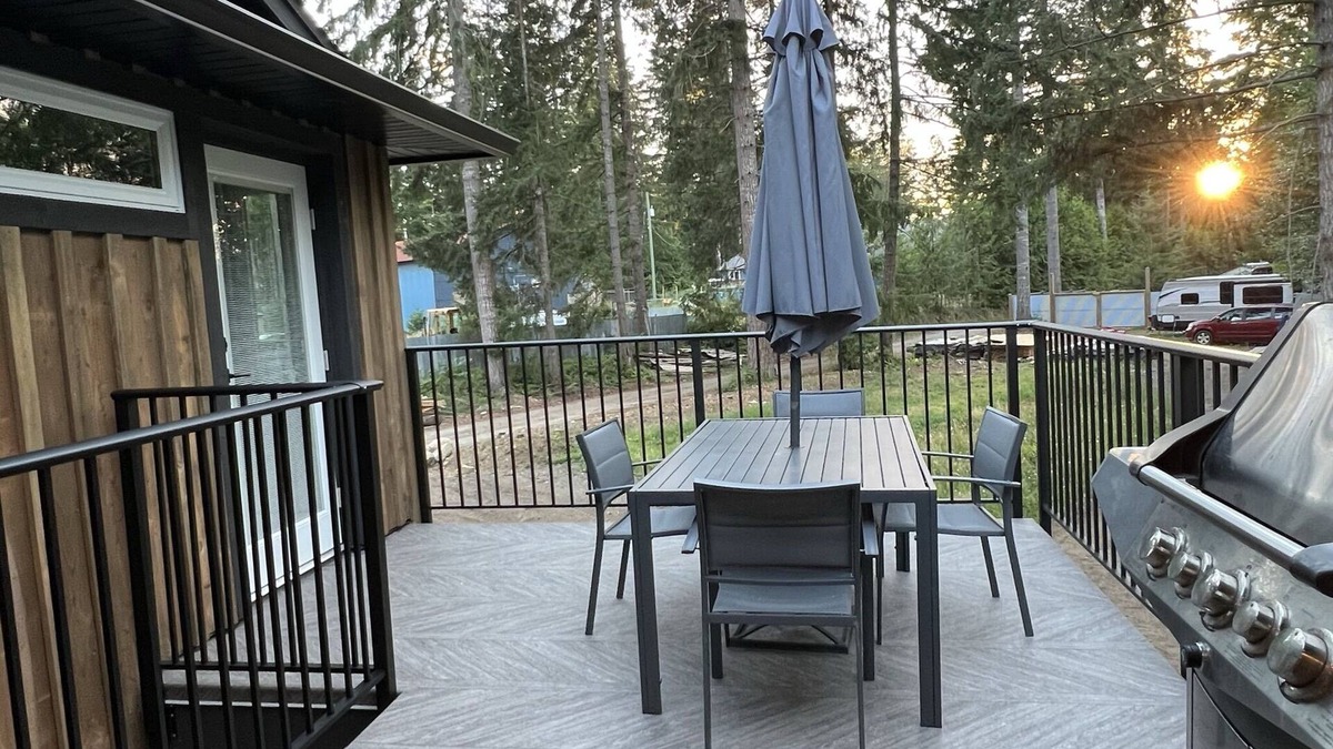 Black Creek House | Tranquil 2 Bedroom Home