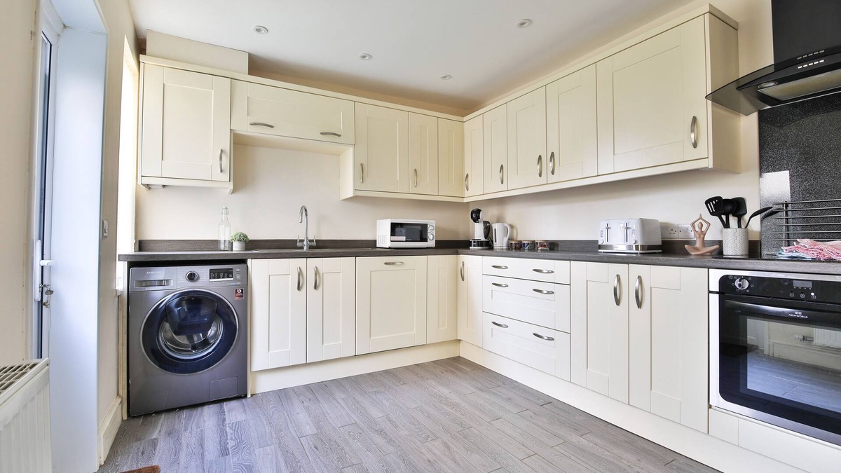 Canton Apartment | Tranquil 3-bed Home in Cardiff