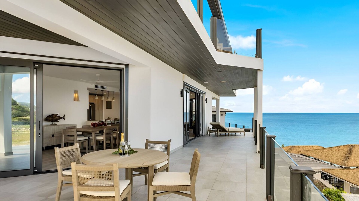 Fryes Beach Hotel | Tranquil 3 Bedroom Sea-Facing Escape for Families and Friends Relaxation