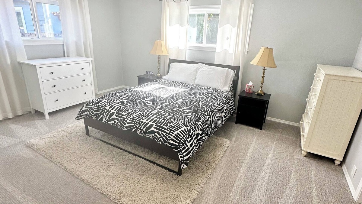 Renton House | Tranquil 4-bedroom house with WiFi close to SeaTac