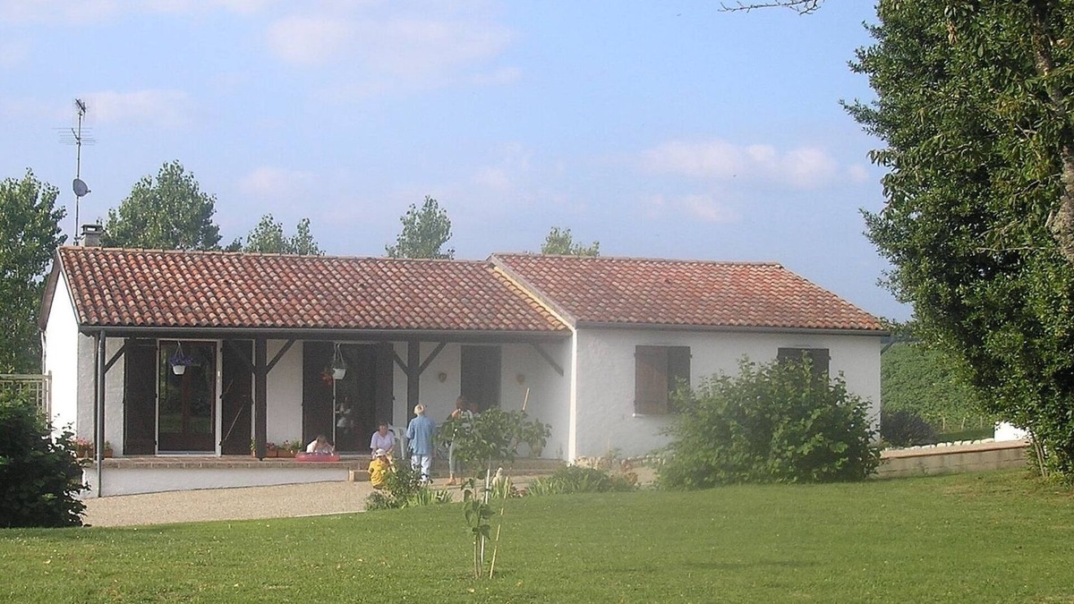 Saint-Jean-de-Duras House | Tranquil 4 Bedroom Holiday Villa With Above Ground Pool Near Duras