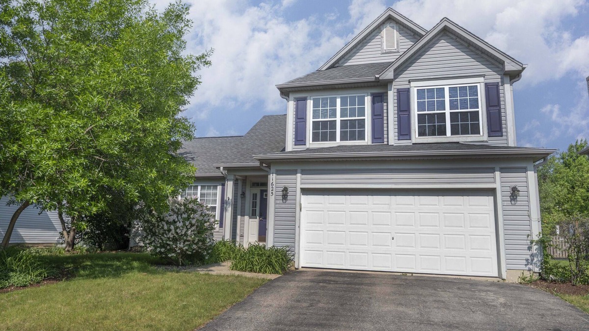 Plainfield House | Tranquil 4BR in Naperville-Plainfield