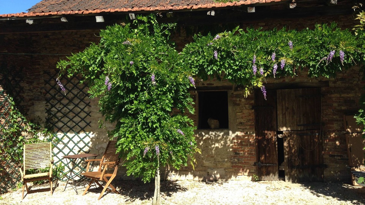 La Chapelle-Thecle Other | Tranquil And Spacious Rural Home For Winding Down