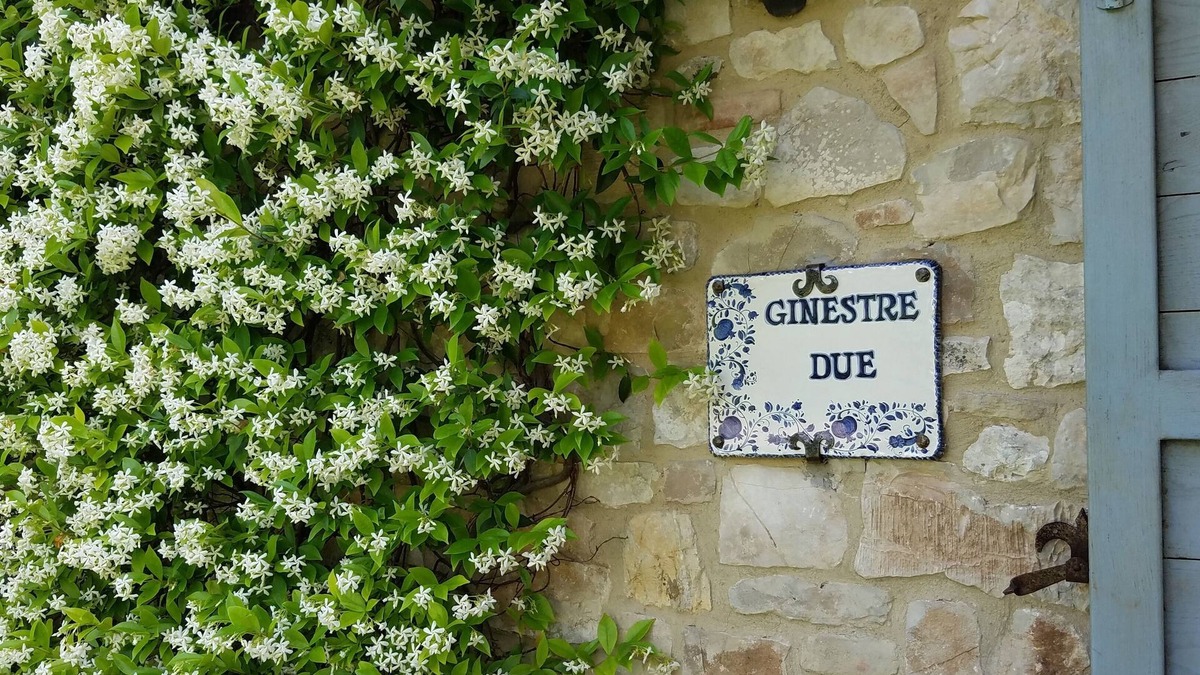 Acqua Loreto Cottage | Tranquil Beauty - Villa with pool, wi-fi, TV, tennis court, caretaker near Todi