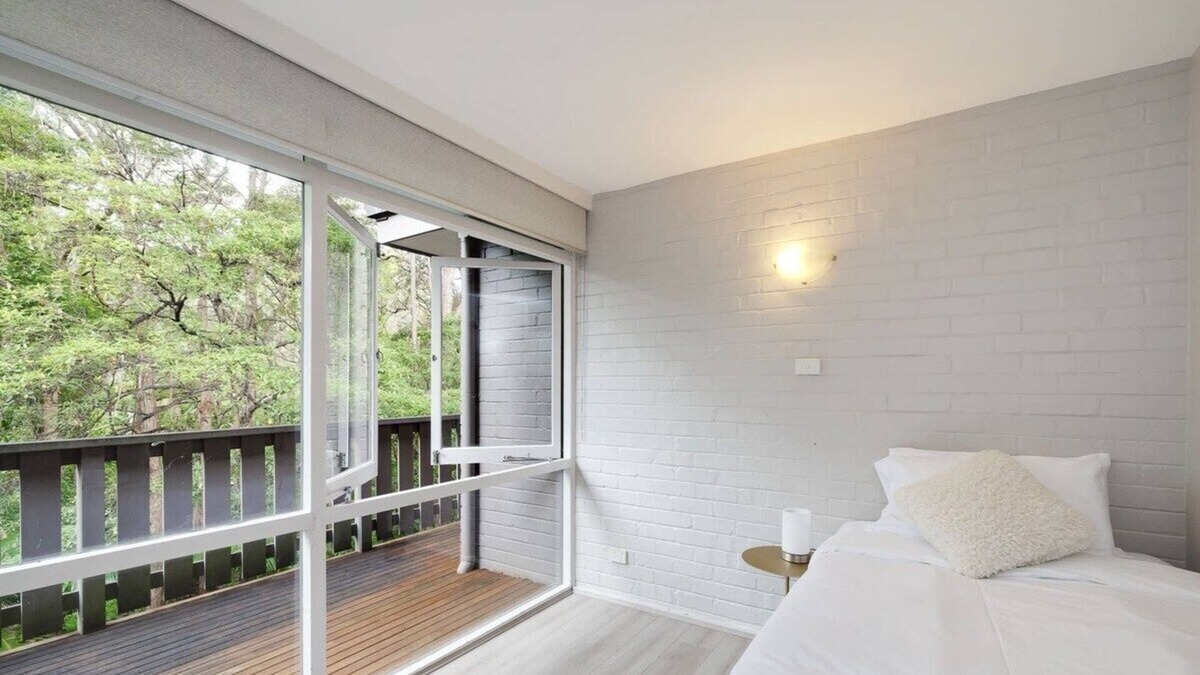 Sydney House | Tranquil Bush Retreat with Pool
