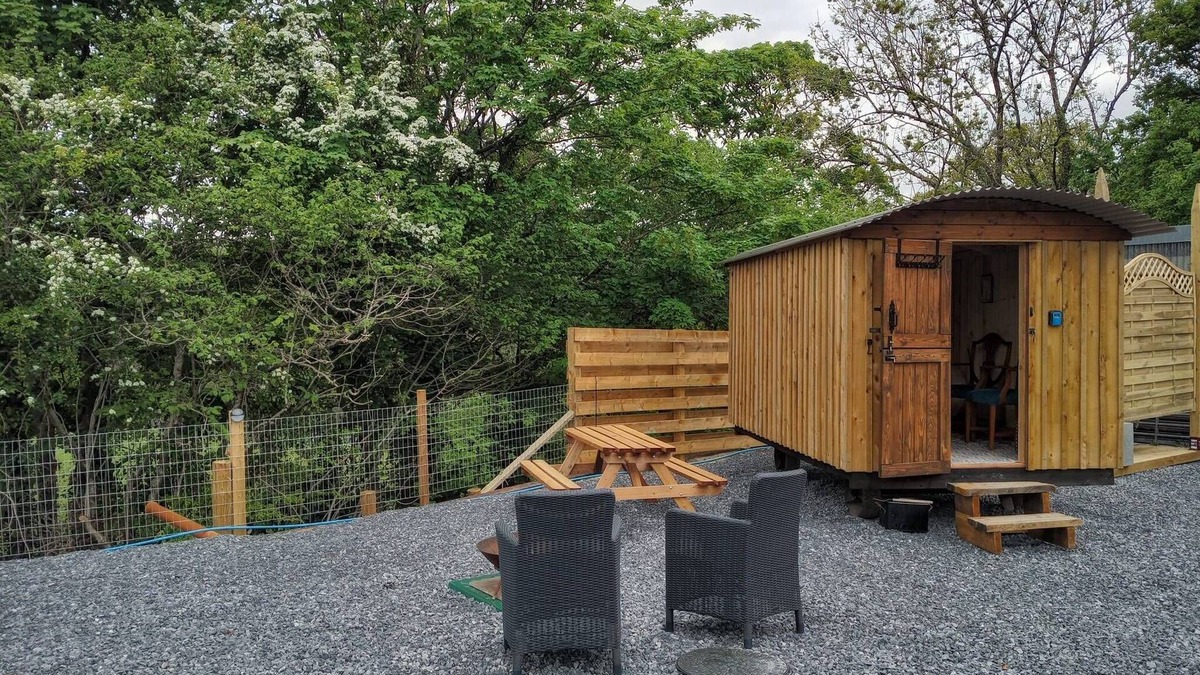 Llandovery Cabin | Tranquil Cabin Retreat in Llandovery