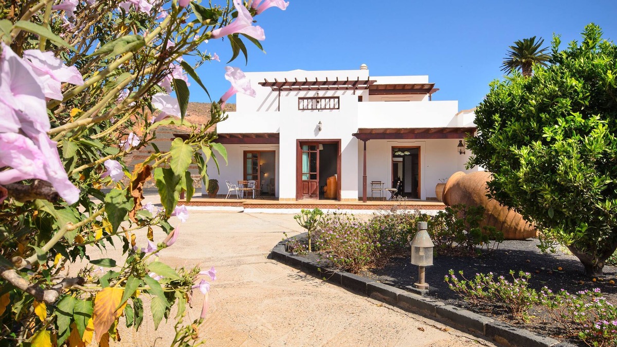 Los Valles Villa | Tranquil Country Estate “Finca Remedios” with Terrace, Garden & Wi-Fi