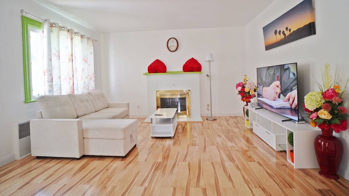 McKownville House | Tranquil Cozy Apartment in Charming Area