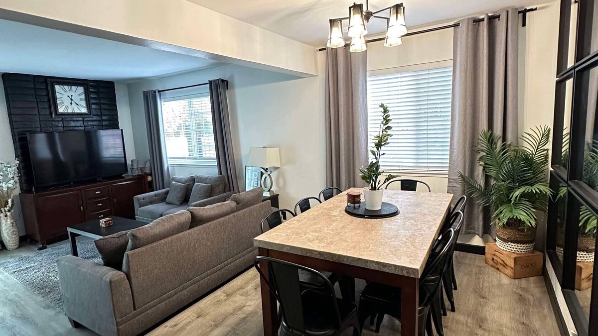 Vallejo House | Tranquil Escape: 4-Bedroom Home with Modern Amenities and pool