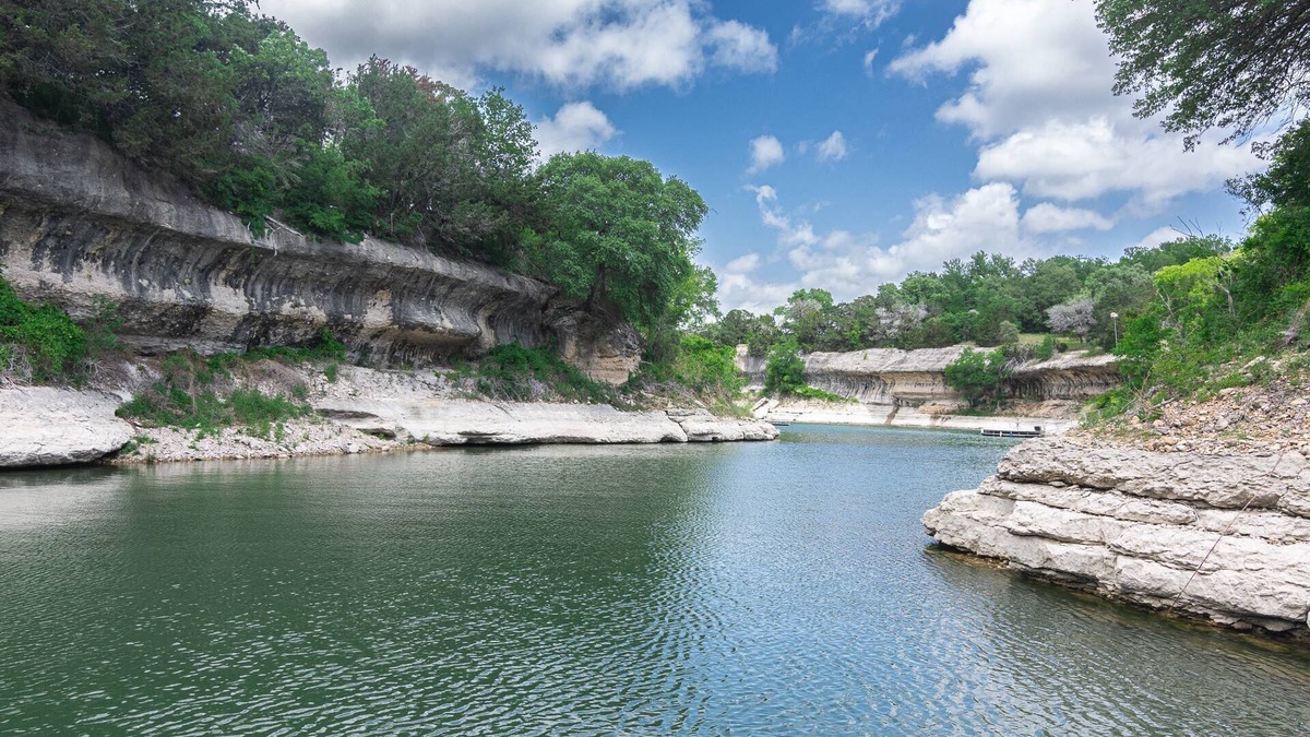 Clifton House | Tranquil Escape at Casita del Lago Azul - Lakefront Serenity with Semi-Private Cove & Fire Pit