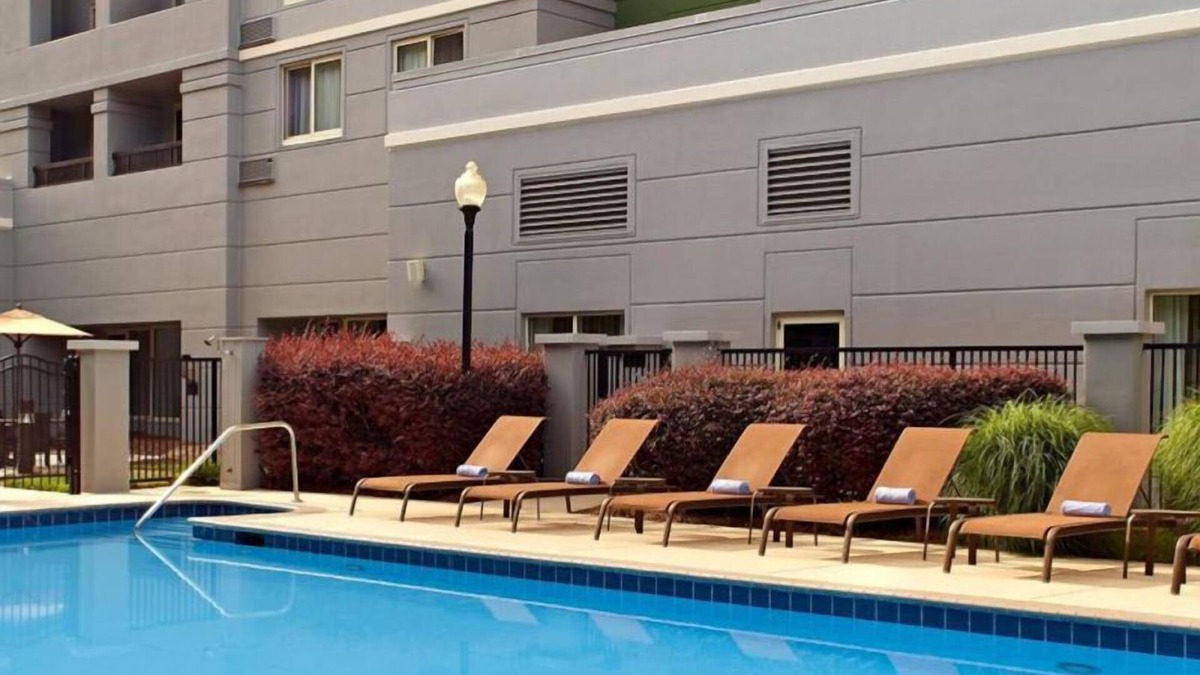 Home Park Hotel | Tranquil Escape in Atlanta! 2 Spacious Units, Pets Allowed, Seasonal Pool!