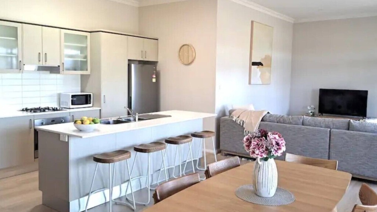 Hillvue House | Tranquil Escape with Mountain & Golf Course Views