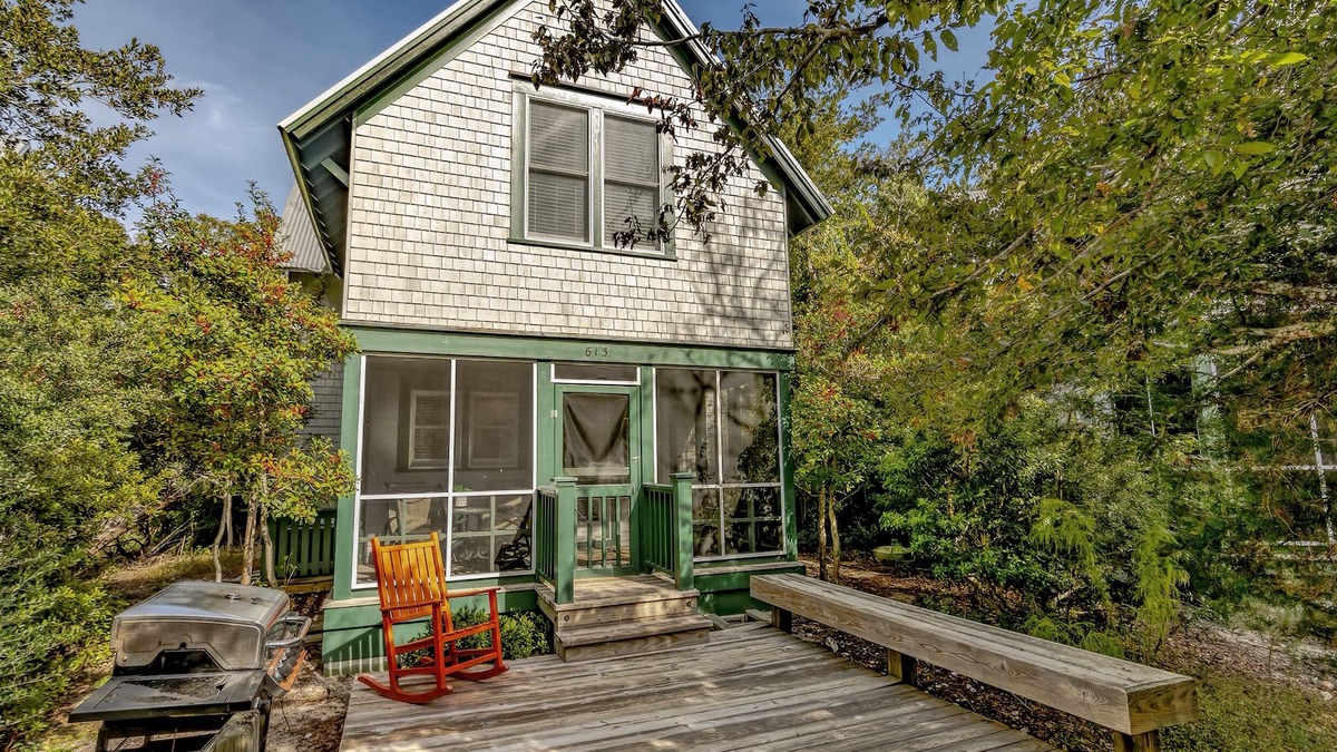 Cape Fear Station House | Tranquil Family Home located in Surfman's Walk; private crofter with shoals access