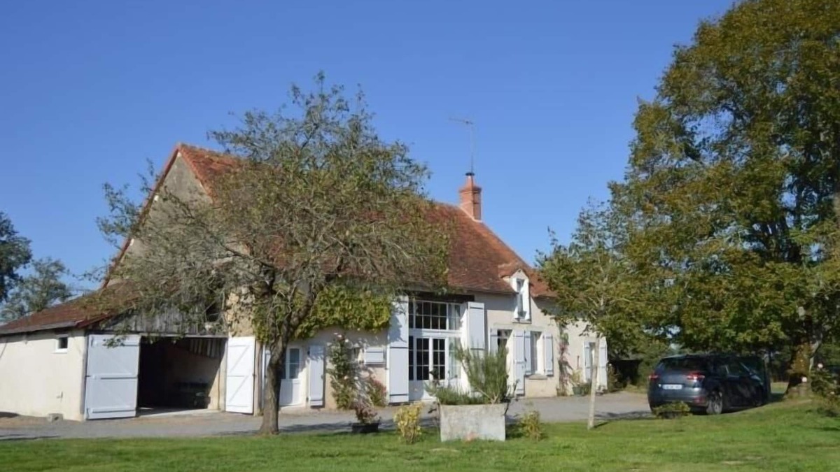 Sarzay Cottage | Tranquil Farmhouse Retreat in George Sand Valley - Cycling, Hiking & History