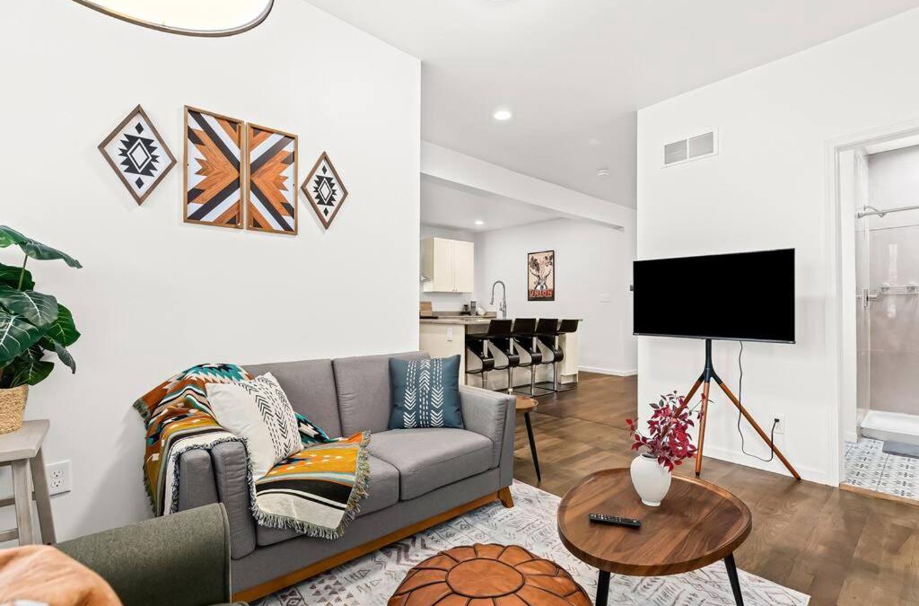Detroit Apartment | Tranquil Haven Retreat