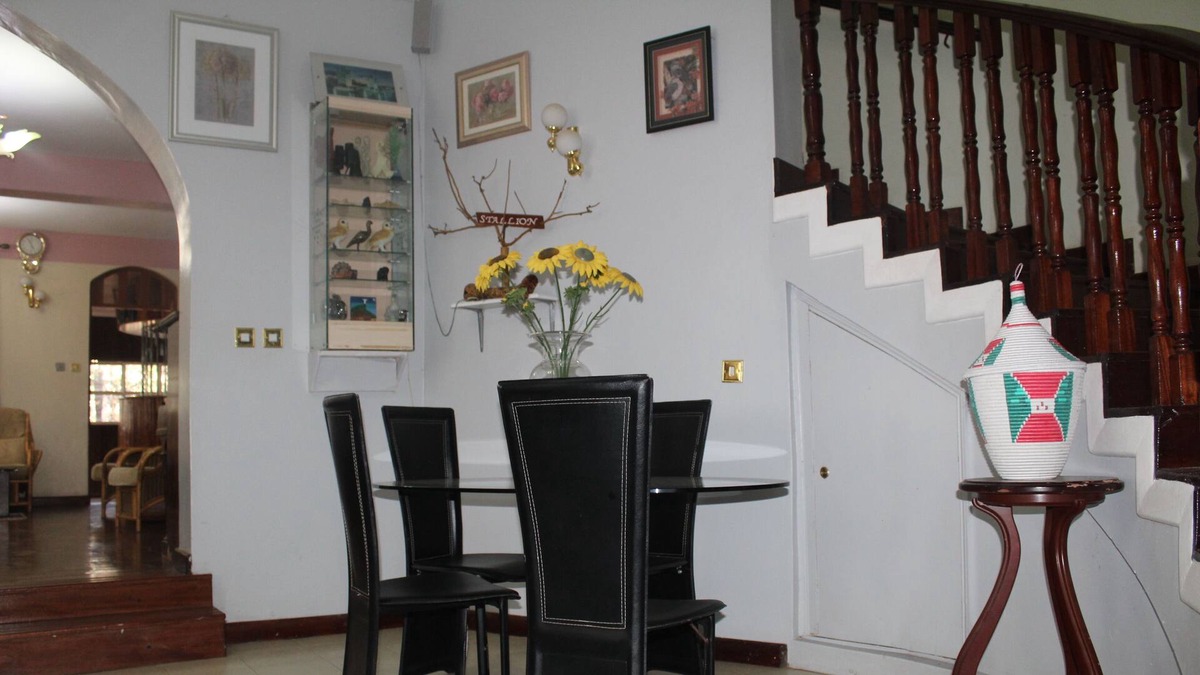 Naro Moru House | TRANQUIL HOMESTAYS NAROMORU KENYA