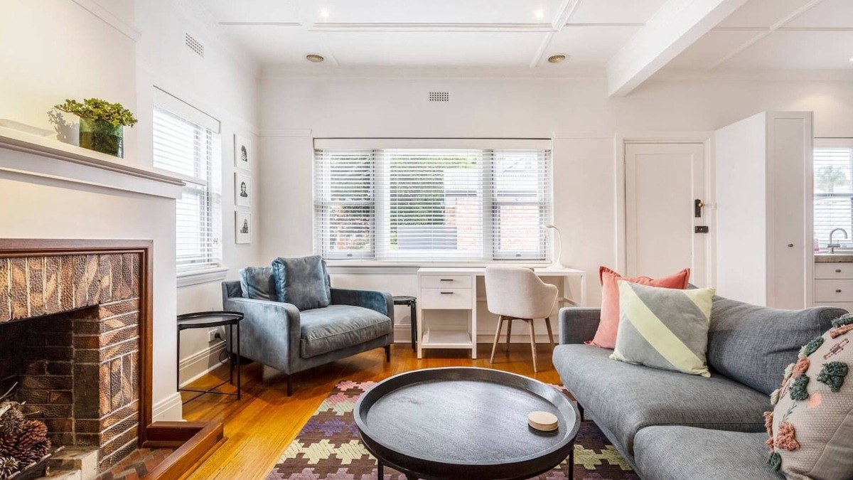 Prahran Apartment | Tranquil Inner east Haven Moments from High Street