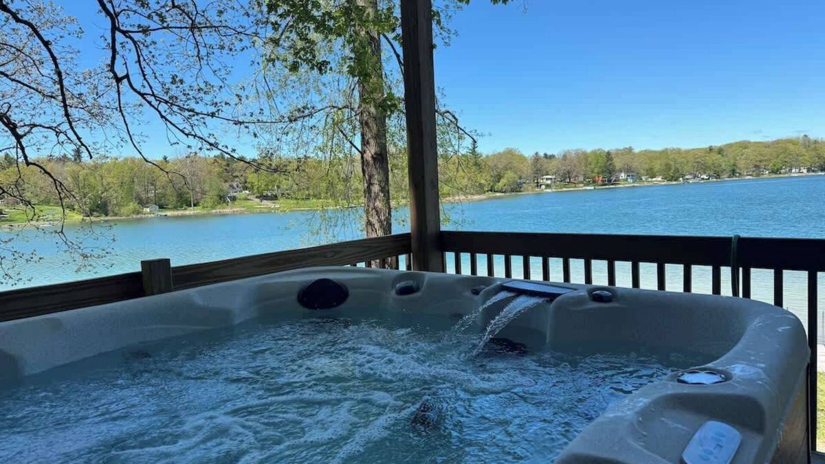 Smyrna House | Tranquil Jewel: Arcade, King Suits, Hot Tub, Decks