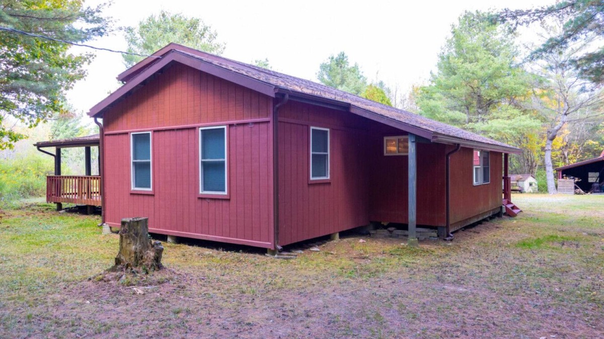 Prattsburgh Cabin | Tranquil Log Cabin Retreat on 10+ Acres w/Pond & Fire Pit!