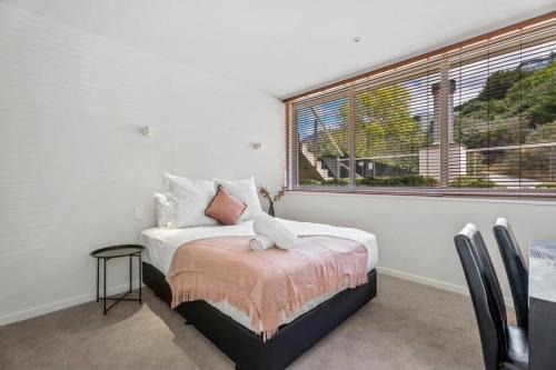 Queenstown Hotel | Tranquil Modern Studio