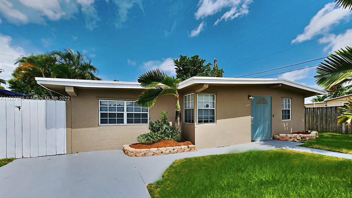 Fort Lauderdale House | Tranquil “nChula Vista” Beach Bungalow