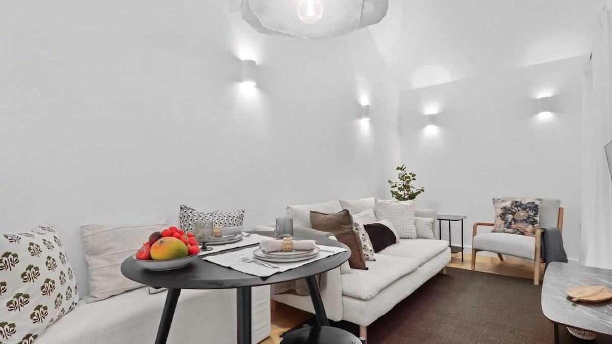 Eastbourne City Centre House | Tranquil Oasis Luxe 1-Bed Mews Retreat