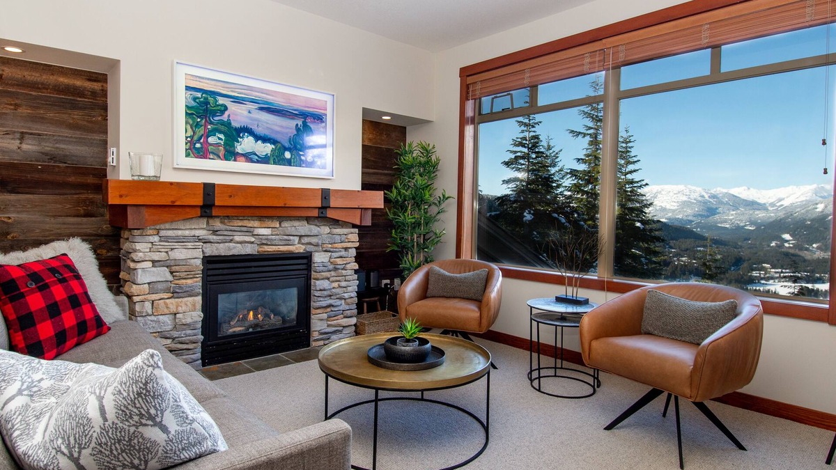 Nordic Estates House | Tranquil Oasis - Stunning Views - Ski/Bike In & Out , Hot Tub ★ ★ ★ ★ ★