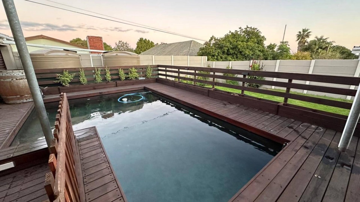 Parow North Apartment | Tranquil Pool Side Apartment