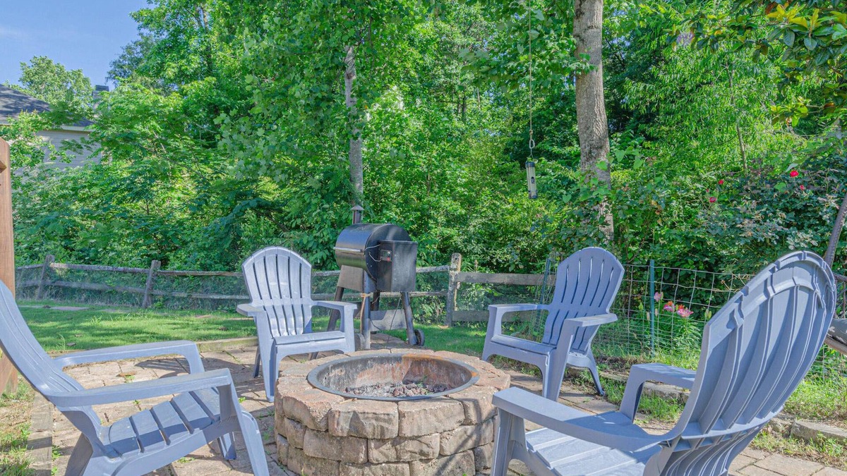 Fortson House | Tranquil Relaxation Family-friendly|Cozy4br|HotTub