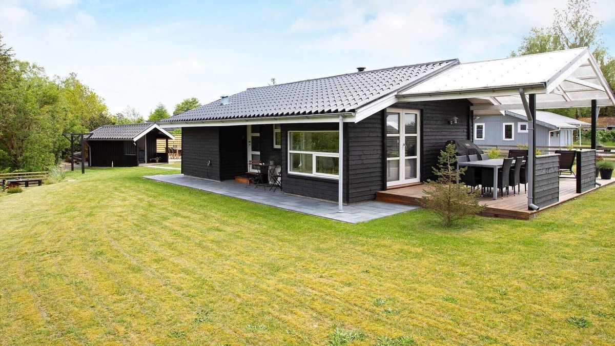 Nordost House | Tranquil Retreat in Lyngsa-By Traum