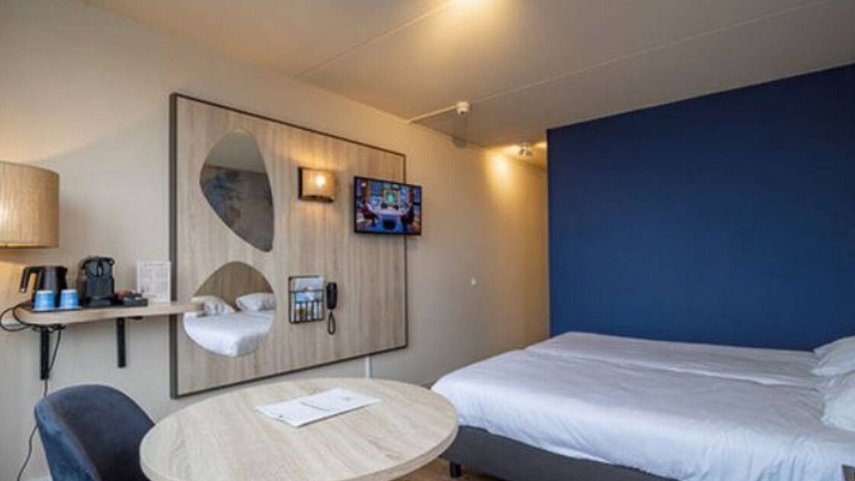 Wijk aan Zee Hotel | Tranquil Retreat by the Sea – Zeeduin Beach & Dunes Just Steps Away - 3 Units