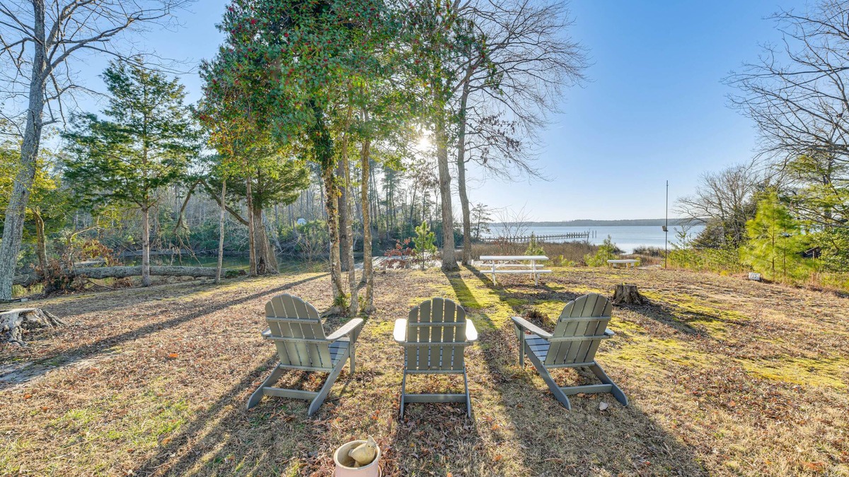 Weems House | Tranquil River House w/ Grill & Views, Near Town!