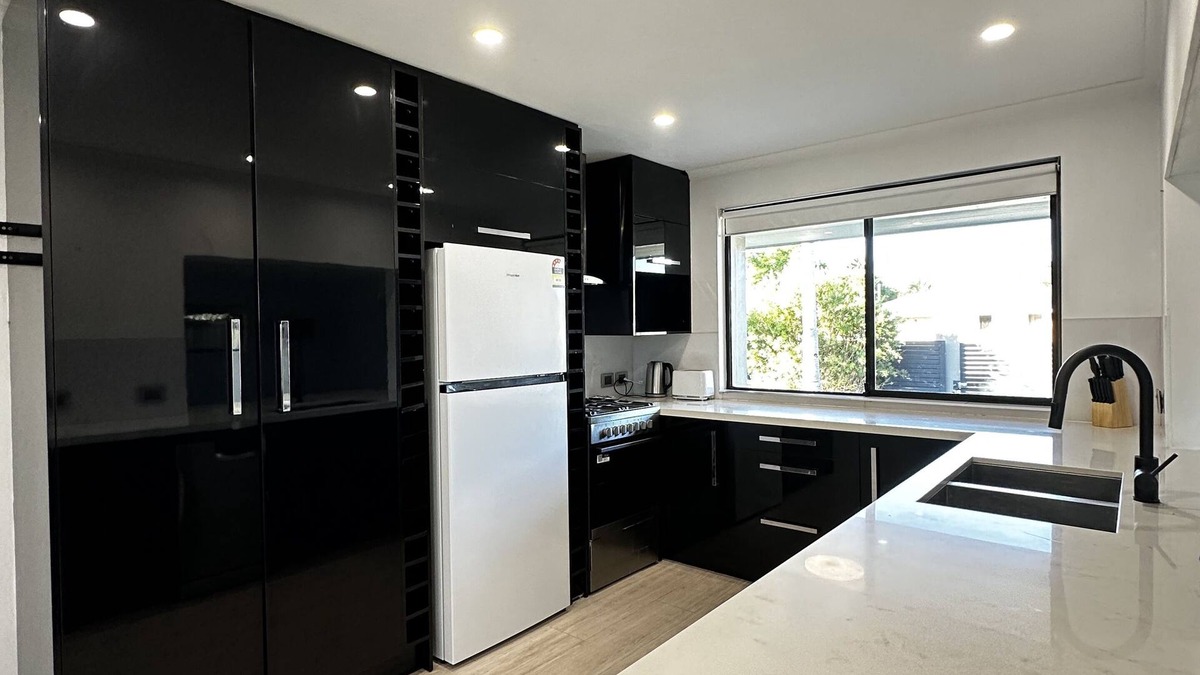 Broadbeach Waters Villa | Tranquil Scape-Villa with Pool