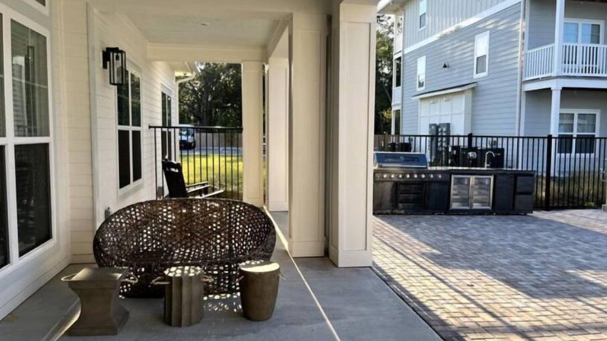 Orange Park Condo | Tranquil Serenity
