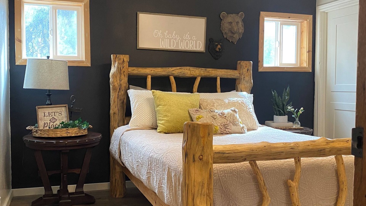 New Meadows Cabin | Tranquil Ski Retreat + Hot Tub + Mins to Brundage Ski Resort & McCall 4 bd+WiFi