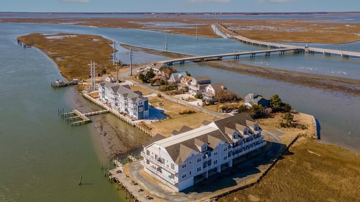 Chincoteague House | Tranquil Tides Retreat - Waterfront on Chincoteague Island!