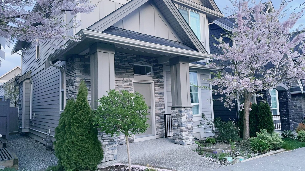 Surrey House | Tranquil touch-2BR comfort suite